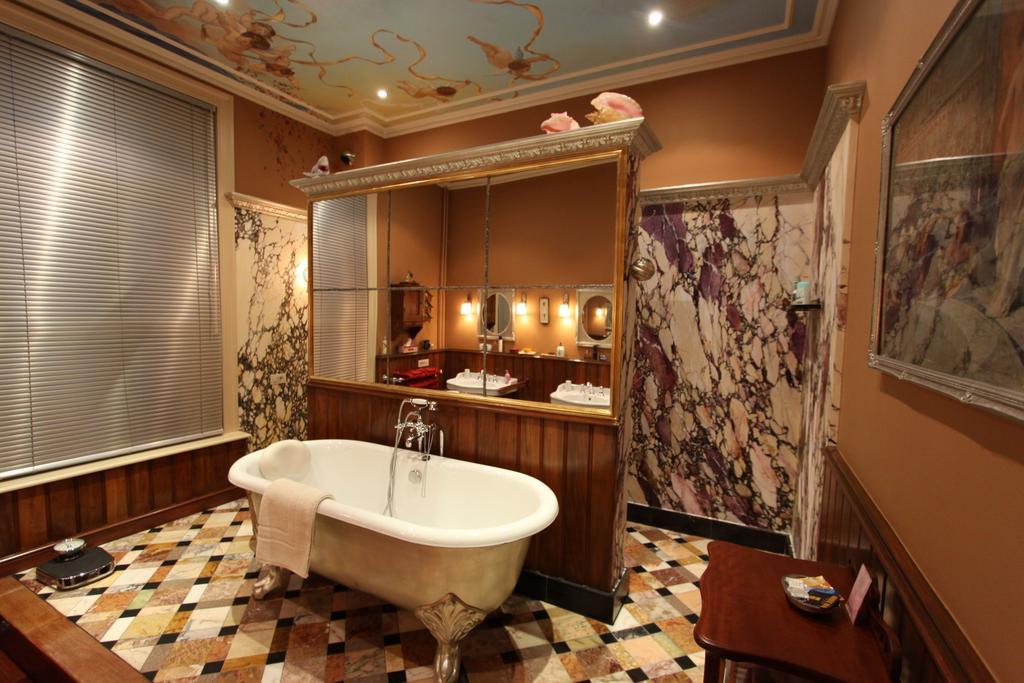 B&B De Lachende Engel 메헬렌 객실 사진